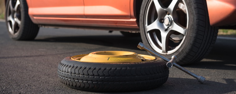 Changing a spare tyre